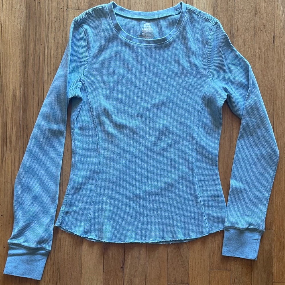 Lady Foot Locker Long Sleeve Shirt Small